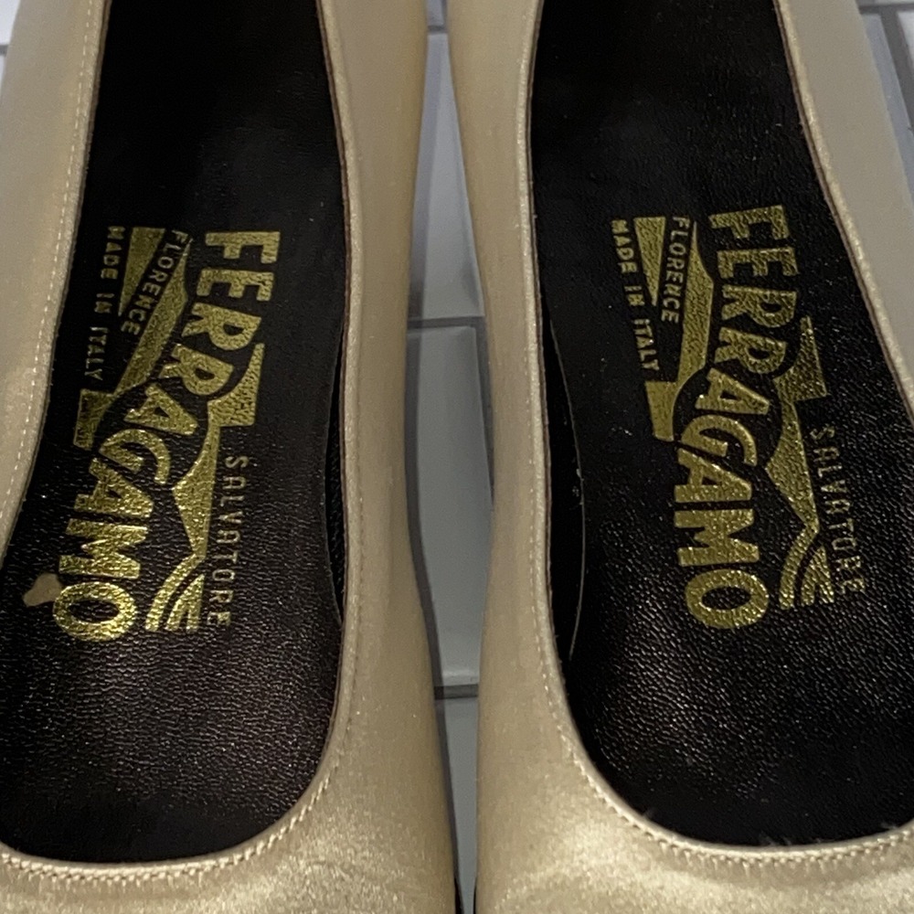 Salvatore Ferragamo Women's Pumps 2" Heels Shoes Satin Crystal Ivory White 5 - Picture 6 of 9